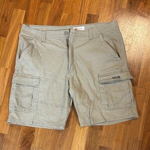 Wrangler Men's Cargo Shorts - Light Gray